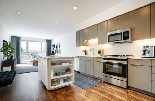 West San Jose Condo | Elegant 1BR Condo w Stunning Outdoor Pool in Lynhaven