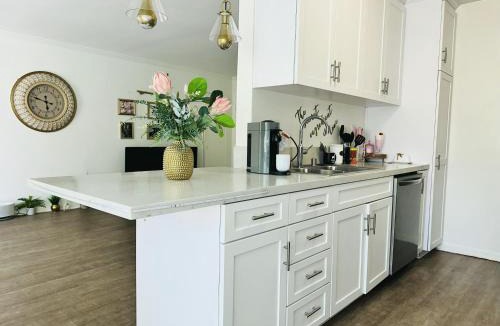 Beverly Hills Apartment | Elegant 1BR in Beverly Hills, Los Angeles, close to Rodeo Dr