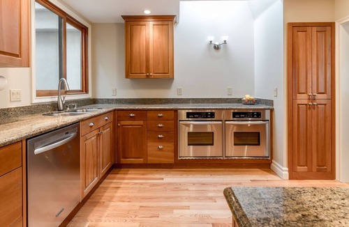 Pacific Heights Condo | Elegant Home in Pacific Heights - Renovated with Classic Charms