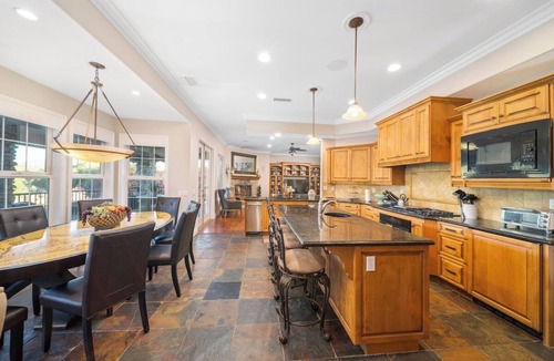 Murrieta House | Endless Amenities at The Estate at Oak Hollow