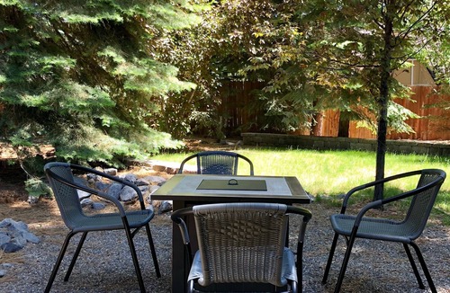 Pioneer Trail Cabin | Enjoy OurPvCabin! Near Beach front, ski resorts & casinos!