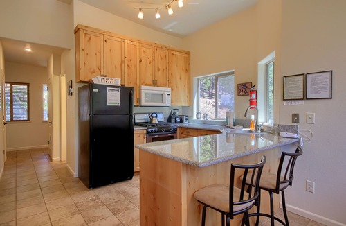 Yosemite West House | Enjoy Yosemite In Peace And Comfort.