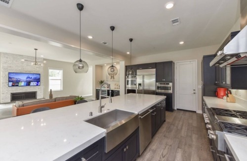 Irvine House | Entire House-Luxury 24hr Guard Gated Community 3B3.5B with Pools & EV Charging