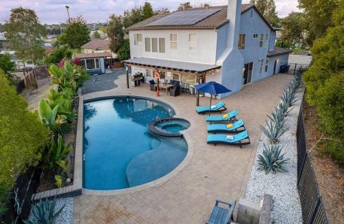 Fallbrook House | Entire Private 5-BR Villa w Pool, Spa, Nature, 3000 sq ft, Private Rental, Available Now