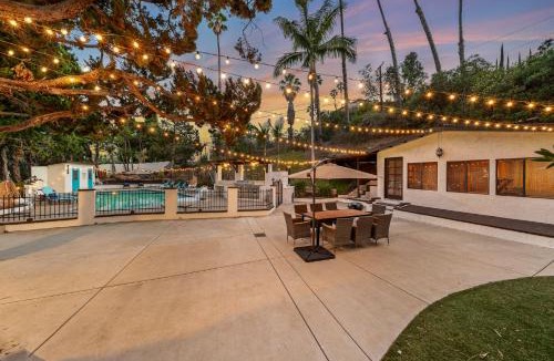 Mount Helix House | Entire Private Home with Pool, Sauna, Gym, 3 Bed, Parking Yard, Ranch Style, 2 Bedroom 2 Bathrooms, Available Now