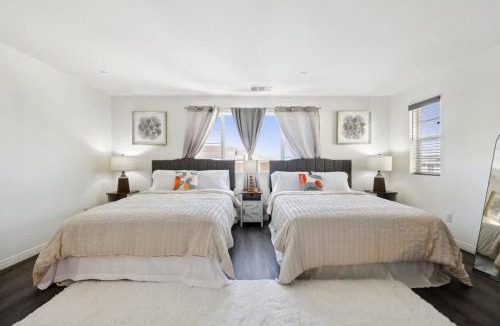 Sun City House | Entire Private House with 3000 sqft, Gated Yard, Garage, Nice View, 5 Bedrooms 4 Bathrooms, Available Now