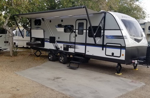 Inyokern House | Entire RV w/Murphy Bed, 5-Seater Couch w/Dinette & 2-Bunkbeds