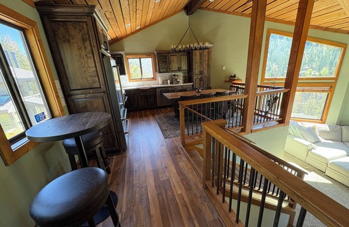 Alpine Meadows House | Epic Alpine Meadows Views! Newly Remodeled Home with Hot Tub