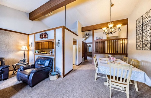 Zephyr Cove Villa | Epic Condo | Beach Access & Meadow Views | Sleeps8