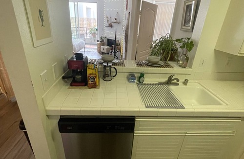 Del Rey Apartment | Exclusive 1-Bedroom Oasis by the Ocean · Free Parking · Pool · Gym · Hot Tub