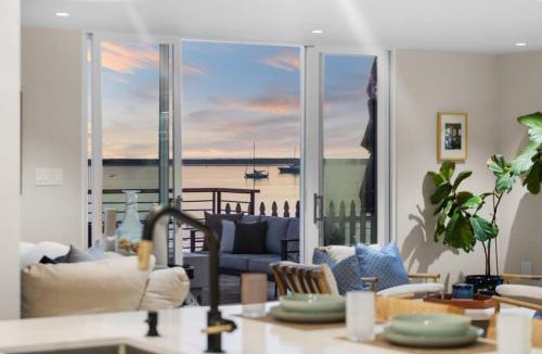 El Granada House | Experience the Pinnacle of Coastal Living at Harbour House