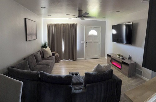 Roosevelt House | Explore Yosemite, Sequoia & Kings Canyon from Your Charmining 3 bedroom retreat.