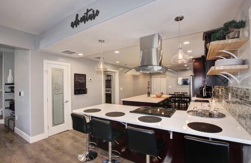 North Oak Park House | Extravagant Victorian Near UC Davis Medical Center