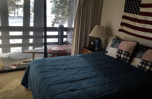 Tahoe Sierra Estates Condo | Fabulous 4 Bedroom Tavern Shores with Lakefront Views