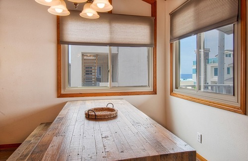 West Newport Condo | Fabulous upper unit on a fabulous street just one house from the beach!