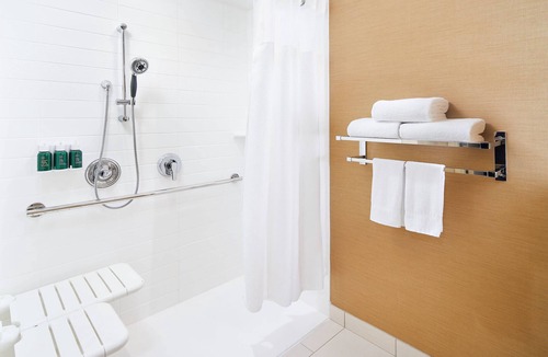 Roosevelt Hotel | Fairfield Inn&Suite by Marriott Fresno Yosemite Intl Airport