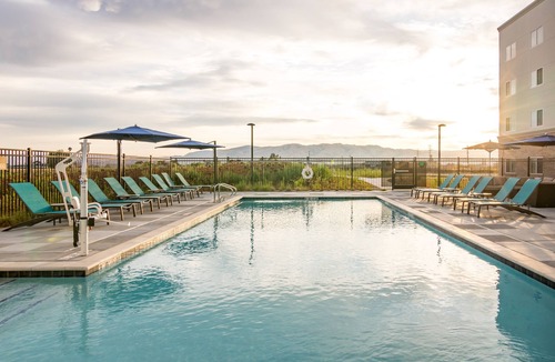 Alviso Hotel | Fairfield Inn & Suites - King Suite