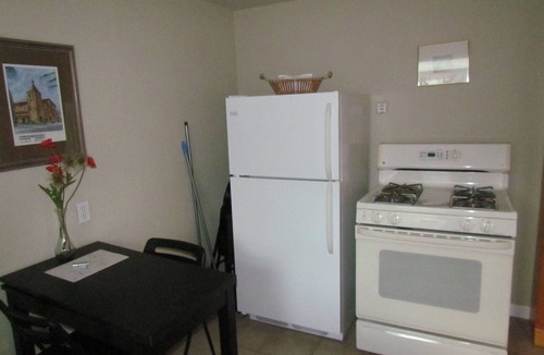 Old Mountain View House | Fairmont Ave 1Br/1Ba, Great Family Neighborhood