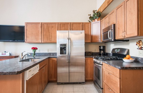 Truckee Condo | Fall Stays Available! Cozy Condo Steps from Chairlift! Forest Views!