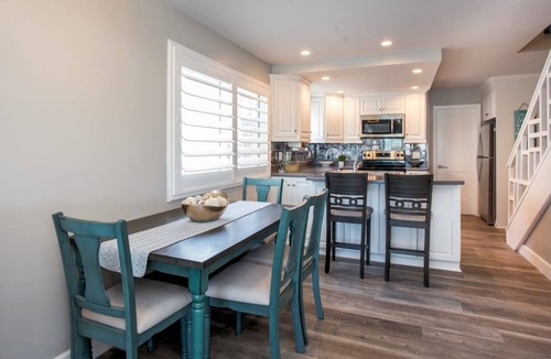 Central Mission Beach House | FALLing for Taylor'sTownhome ON THE BAY+ac+parking