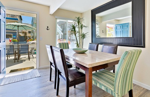 South Mission Beach Apartment | Family beach condo w/ private hot tub- steps to beach