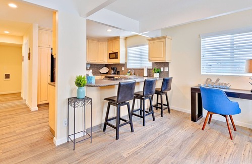 South Mission Beach Apartment | Family beach condo w/ private hot tub- steps to beach