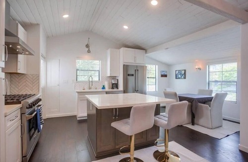 Village of La Jolla House | Family friendly, AC, golfing and country club