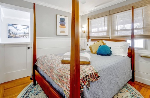 Montgomery Village House | Family-Friendly*Curated Design*Play Area*Hot Tub