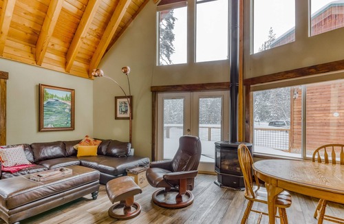 Serene Lakes House | Family-Friendly Home w/Private Washer/Dryer, Free WiFi, Gas Stoves - Near Skiing