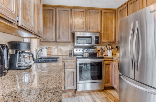 Serene Lakes House | Family-Friendly Home w/Private Washer/Dryer, Free WiFi, Gas Stoves - Near Skiing