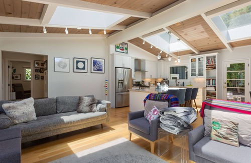 Almonte House | Family Getaway! Charming & Bright Mill Valley Home
