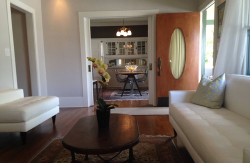 Middletown House | Family retreat with Jaccuzzi