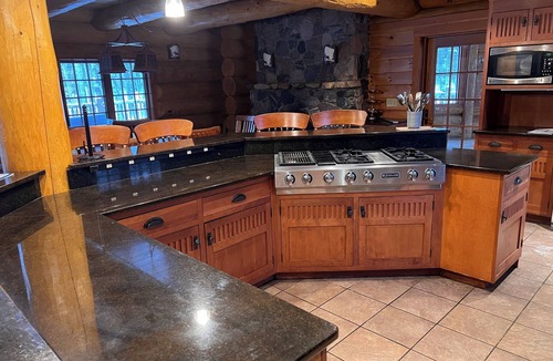 Carrabassett Valley House | Fireside Lodge. A Fantastic 5-bedroom log home in Carrabassett Valley.