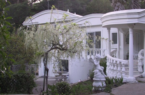 Mill Valley House | FOR ROMANTICS AND ARTISTS! So peaceful at night, you can hear the stars!