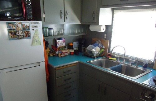 Bombay Beach House | FOY SPA RESORT Niland Retro1958 Spartan Mobile Home Gym-Pools-pickleballle ball