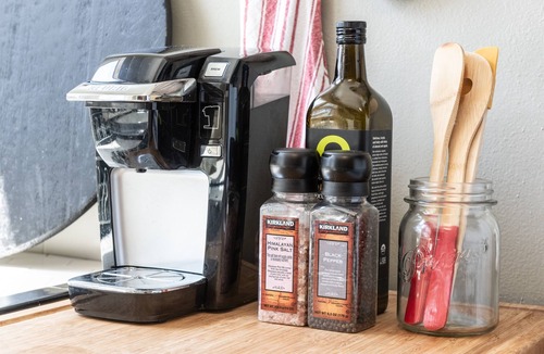 Lodi Cottage | French Oak Cottage | 6-Min Walk to Downtown Wine, Food, & Music | Pet Friendly