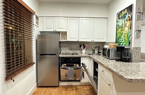 East Little Havana Apartment | Full-size Private Havana Apartment near Calle Ocho, Miami, Florida