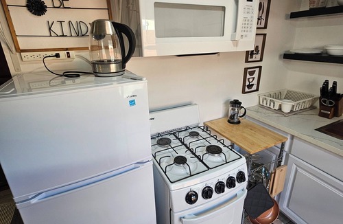 Rolando Park Apartment | Fully Equipped San Diego Studio with Outdoor Space - Pet friendly with parking