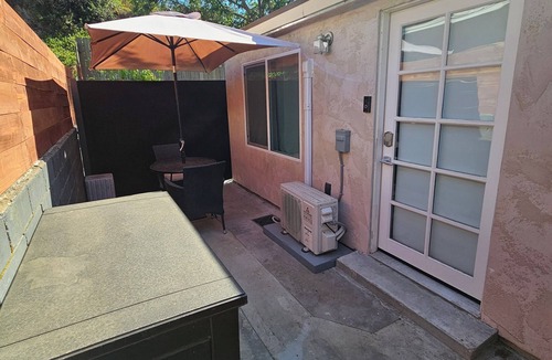 Rolando Park Apartment | Fully Equipped San Diego Studio with Outdoor Space - Pet friendly with parking
