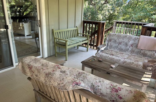 Sonoma Apartment | Fully furnished 1 bed in-law apartment at the end of a quiet country lane.