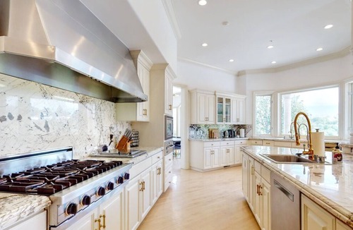 Sherman Oaks House | Fully Furnished Gated Beverly Hills Estate