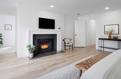 Sunland-Tujunga House | Fully Remodeled Luxury Home - Clear Mountain Views