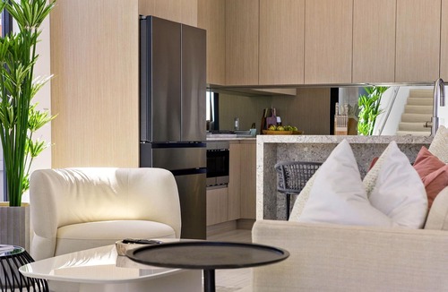 Ludlam House | Gables Getaway:Pool:Putting Green:Pro Gym