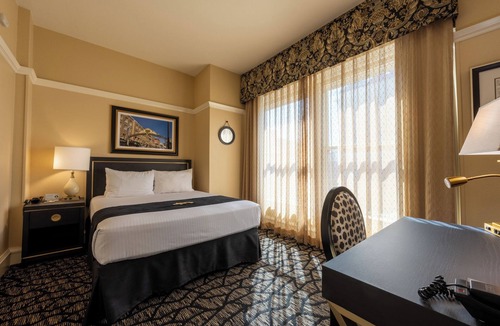 Gaslamp Quarter Hotel | Gaslamp Plaza Suites