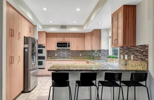 Tarzana House | Gated 5BR Villa on Private Street - Great Location