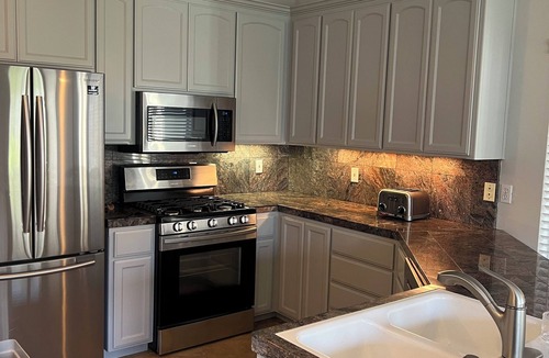 Midtown Sacramento Apartment | Gated Full loft apartment located in the heart of MIDTOWN!