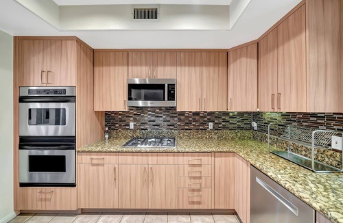Tarzana House | Gated King-Suite Villa W Pool Table & Fireplace!
