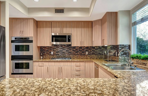 Tarzana House | Gated King-Suite Villa W Pool Table & Fireplace!