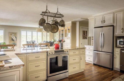 Canyon Lake Villa | Gated Upscale Resort. 1-Story, PrivatePool+Shaded HotTub, BigBeds GameRm FirePit
