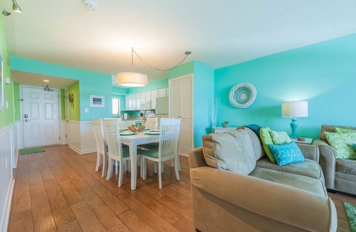 Windy Hill Condo | Get that Caribbean feeling in the Carolinas! Summer rental = Sat - Saturday!
